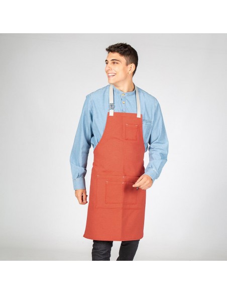 DELANTAL CON PETO HEBILLA ENLAZADA 80X68 CM